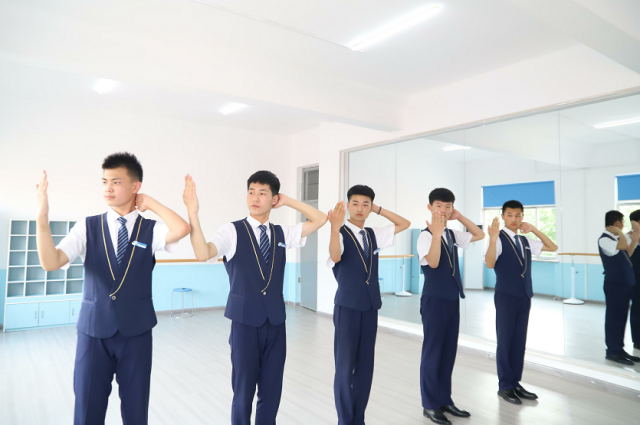 初高中生想学技术选万通！你想要的在这里都有！